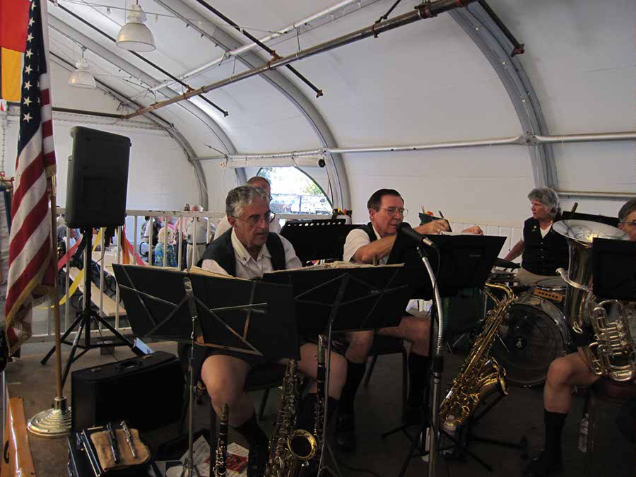 2011.061 - German Day at the Phoenix Club - 08-21-2011