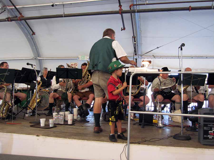 2011.054 - German Day at the Phoenix Club - 08-21-2011