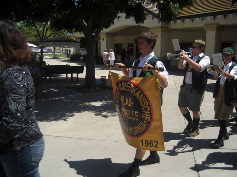 2011.040 - German Day at the Phoenix Club - 08-21-2011