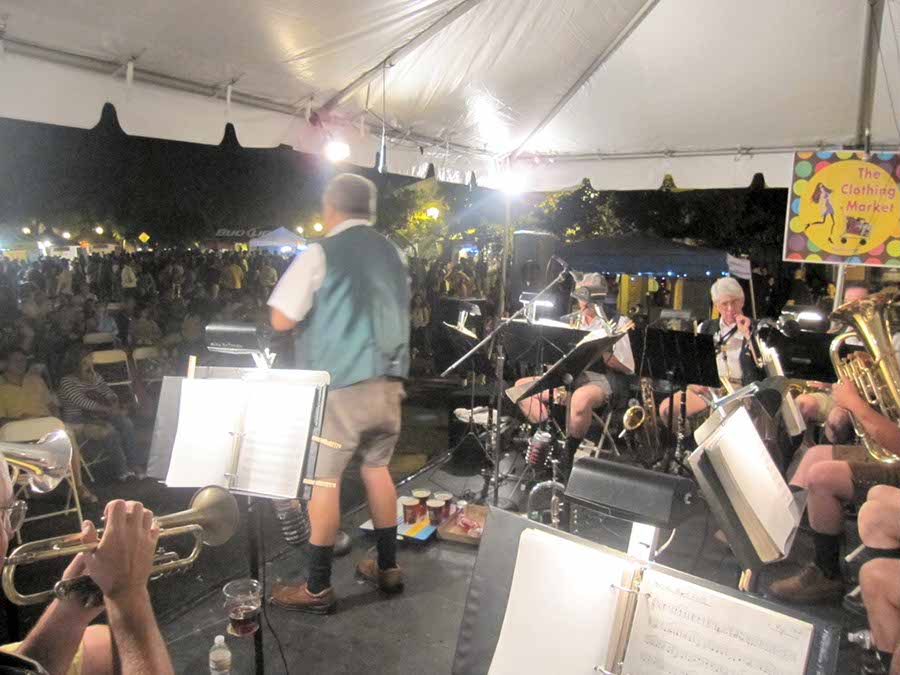 2011.076 - Montrose Oktoberfest - 10-01-2011
