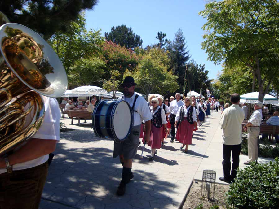 2011.048 - German Day at the Phoenix Club - 08-21-2011